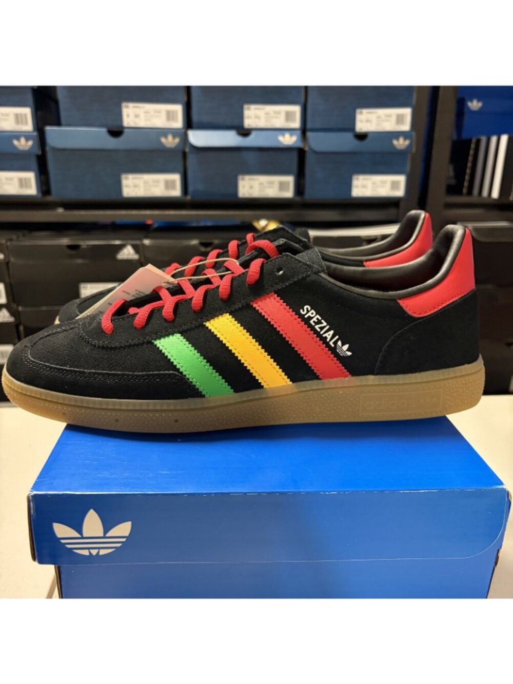 size 10.5 - adidas mens handball spezial Core Black/Pure Ruby/Bold Gold - hq9437 - Picture 5 of 8